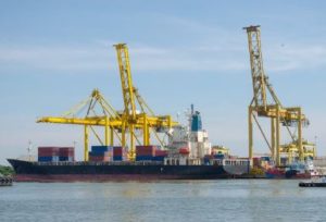 container-vessel-and-crane