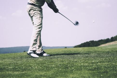 golfer-shot-the-ball